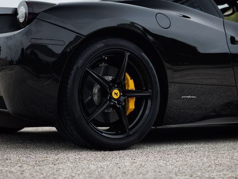 Used 2012 Ferrari 458 Italia Coupe RWD image 19