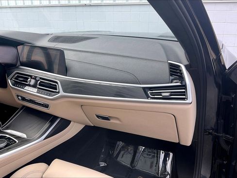 Used 2022 BMW X7 xDrive40i w/ M Sport Package AWD/4WD image 21