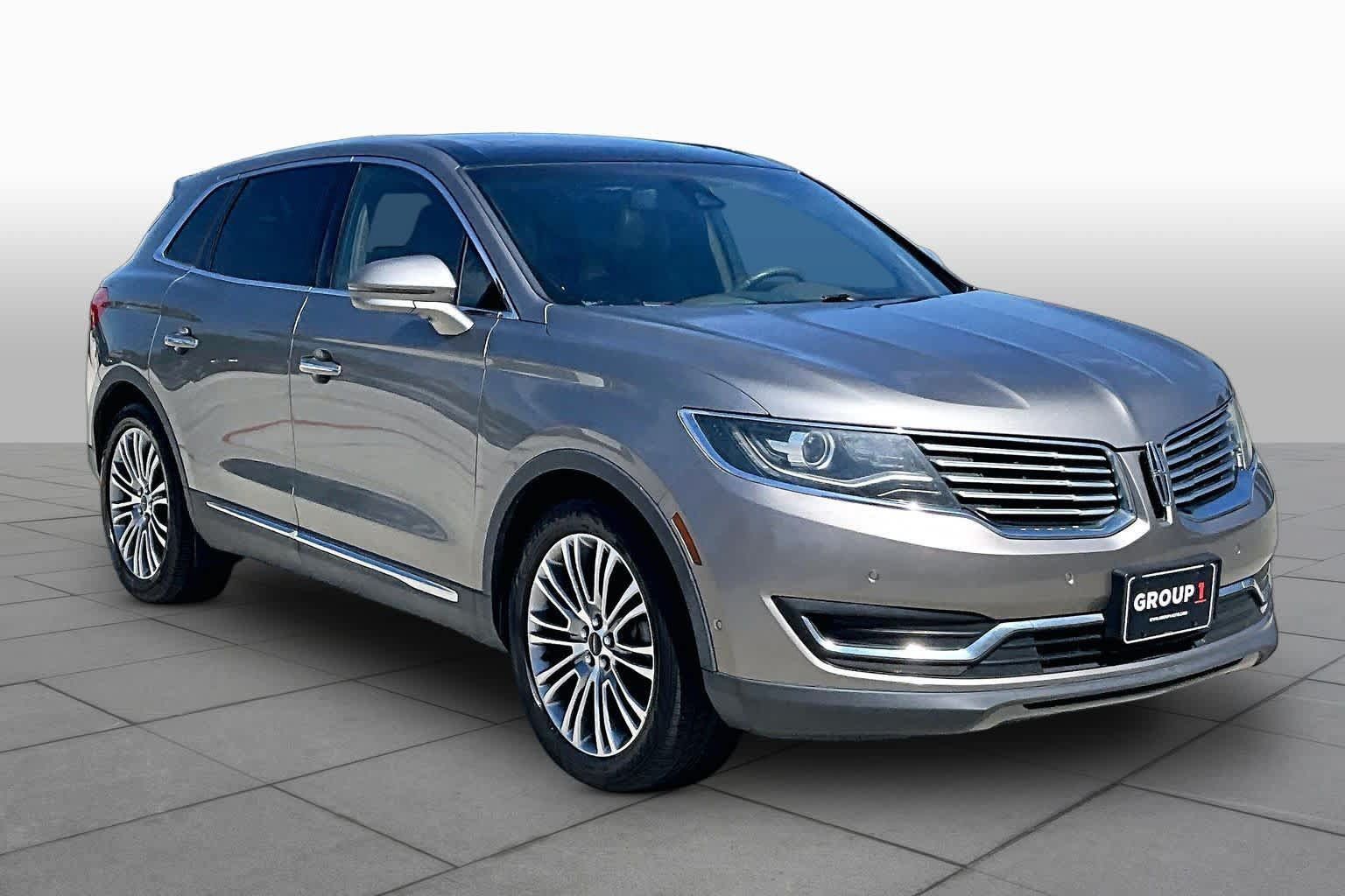 Used 2016 Lincoln MKX Reserve w/ Technology Package FWD image 3