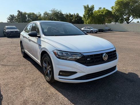 Used 2019 Volkswagen Jetta R-Line w/ R-Line Cold Weather Package FWD image 6