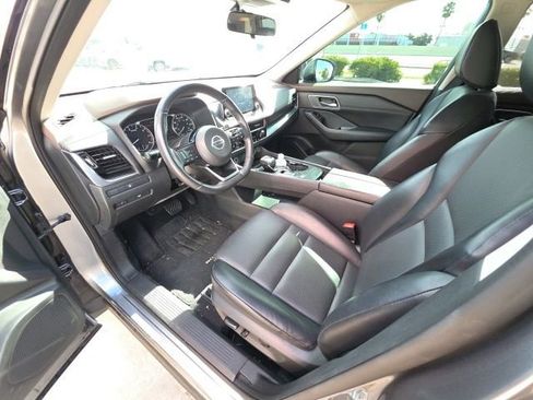 Used 2021 Nissan Rogue SV w/ Premium Package FWD image 12