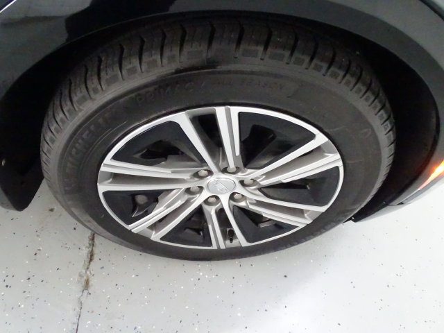 Certified 2024 Cadillac Lyriq Luxury w/ LPO, Floor Liner Package AWD/4WD image 27