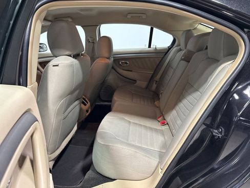 Used 2014 Ford Taurus SE image 28