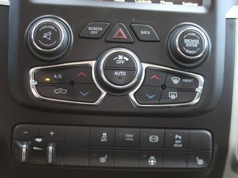 Used 2018 RAM 2500 Big Horn image 15