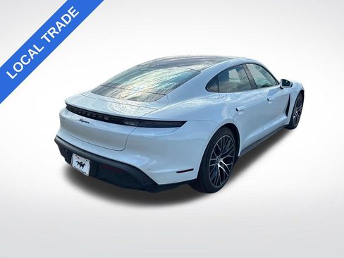 Used 2022 Porsche Taycan RWD image 3
