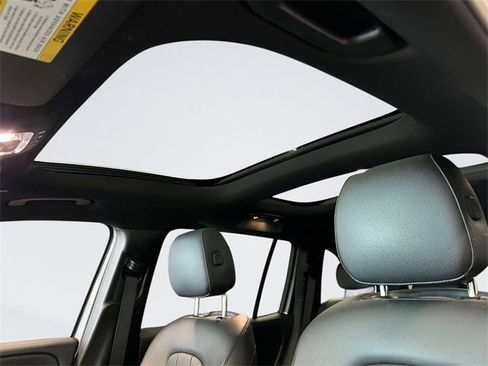 Certified 2021 Mercedes-Benz GLB 250 4MATIC image 20