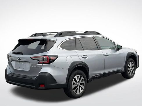 Used 2024 Subaru Outback Premium AWD/4WD image 7