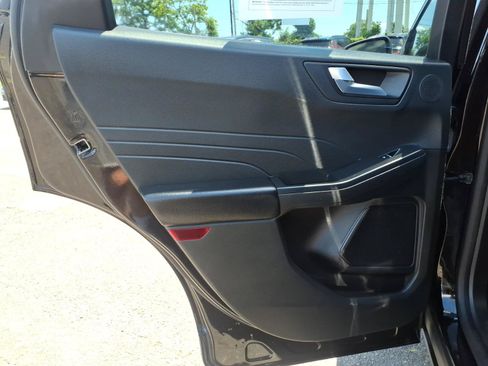 Used 2023 Ford Escape Active w/ Tech Pack #2 AWD/4WD image 12