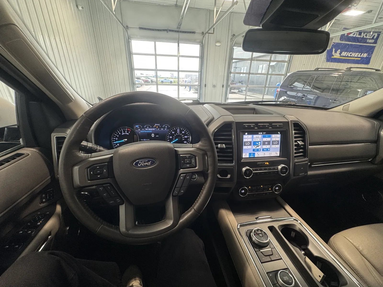 Used 2019 Ford Expedition XLT w/ Equipment Group 202A AWD/4WD image 26