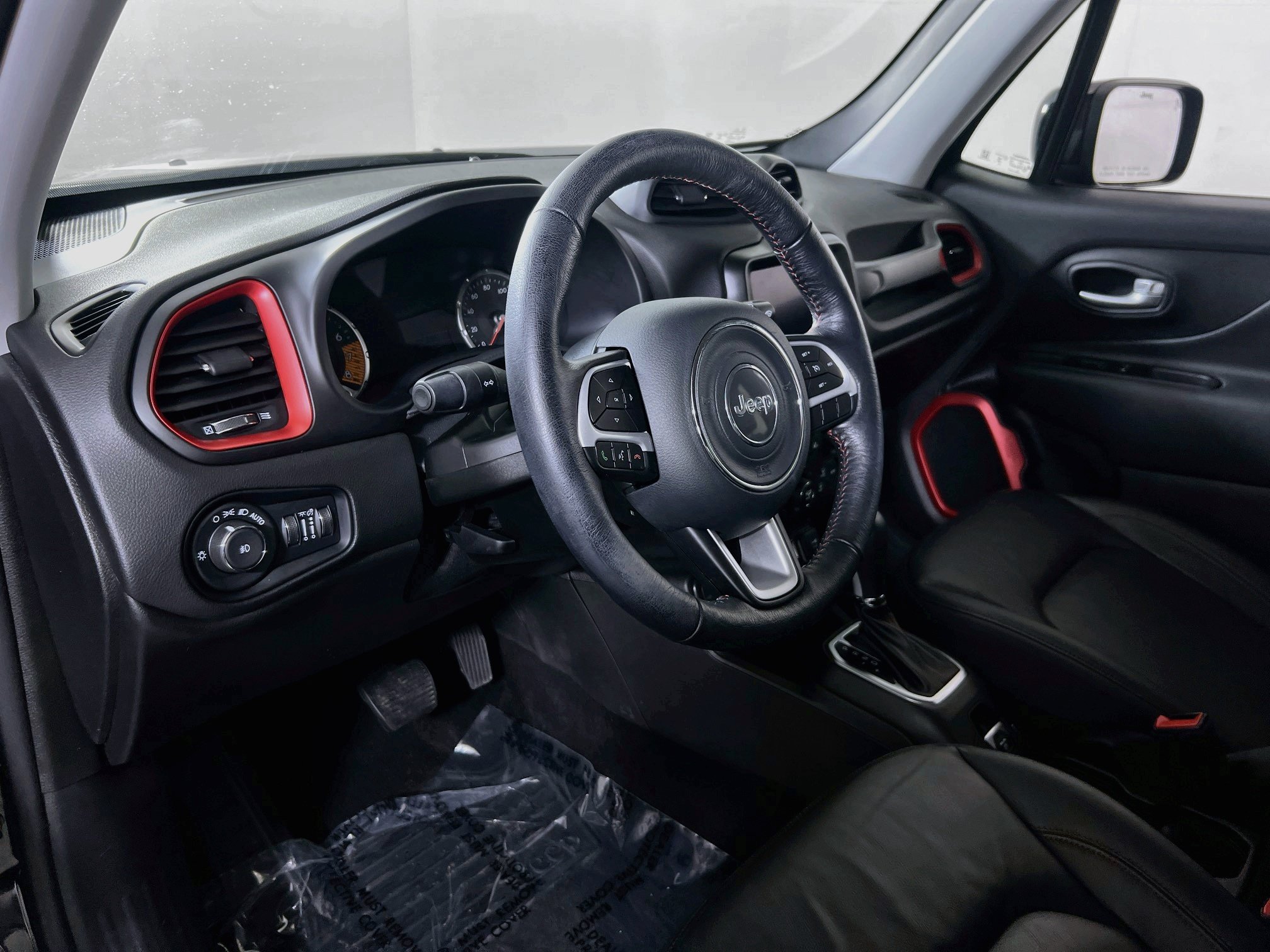 Used 2023 Jeep Renegade Trailhawk w/ Trailhawk Elite Group AWD/4WD image 9