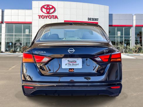 Used 2024 Nissan Altima 2.5 SV FWD image 6