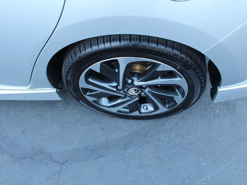 Used 2018 Toyota Corolla iM w/ Carpet Mat Package (TMS) FWD image 13