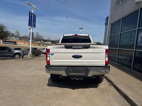 Used 2017 Ford F250 Lariat w/ Lariat Value Package image 6