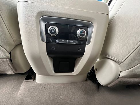 Used 2022 GMC Yukon Denali w/ Denali Premium Package image 33