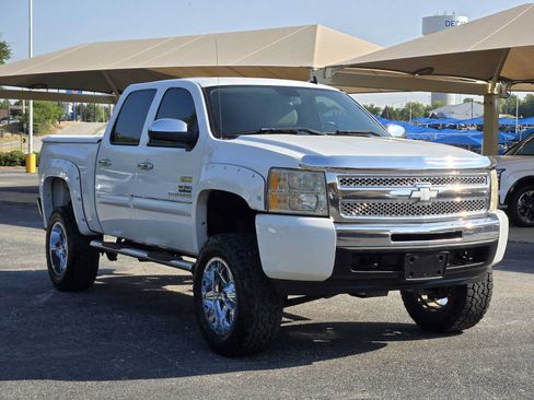 Used 2009 Chevrolet Silverado 1500 LT w/ Texas Edition AWD/4WD image 2