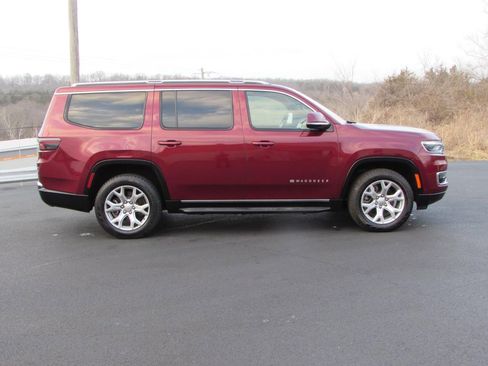 Used 2022 Jeep Wagoneer Series II image 8