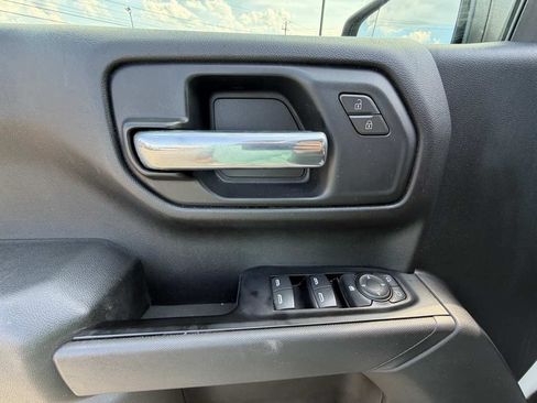 Used 2019 Chevrolet Silverado 1500 Custom Trail Boss AWD/4WD image 20
