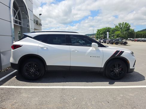 Used 2020 Chevrolet Blazer LT AWD/4WD image 2