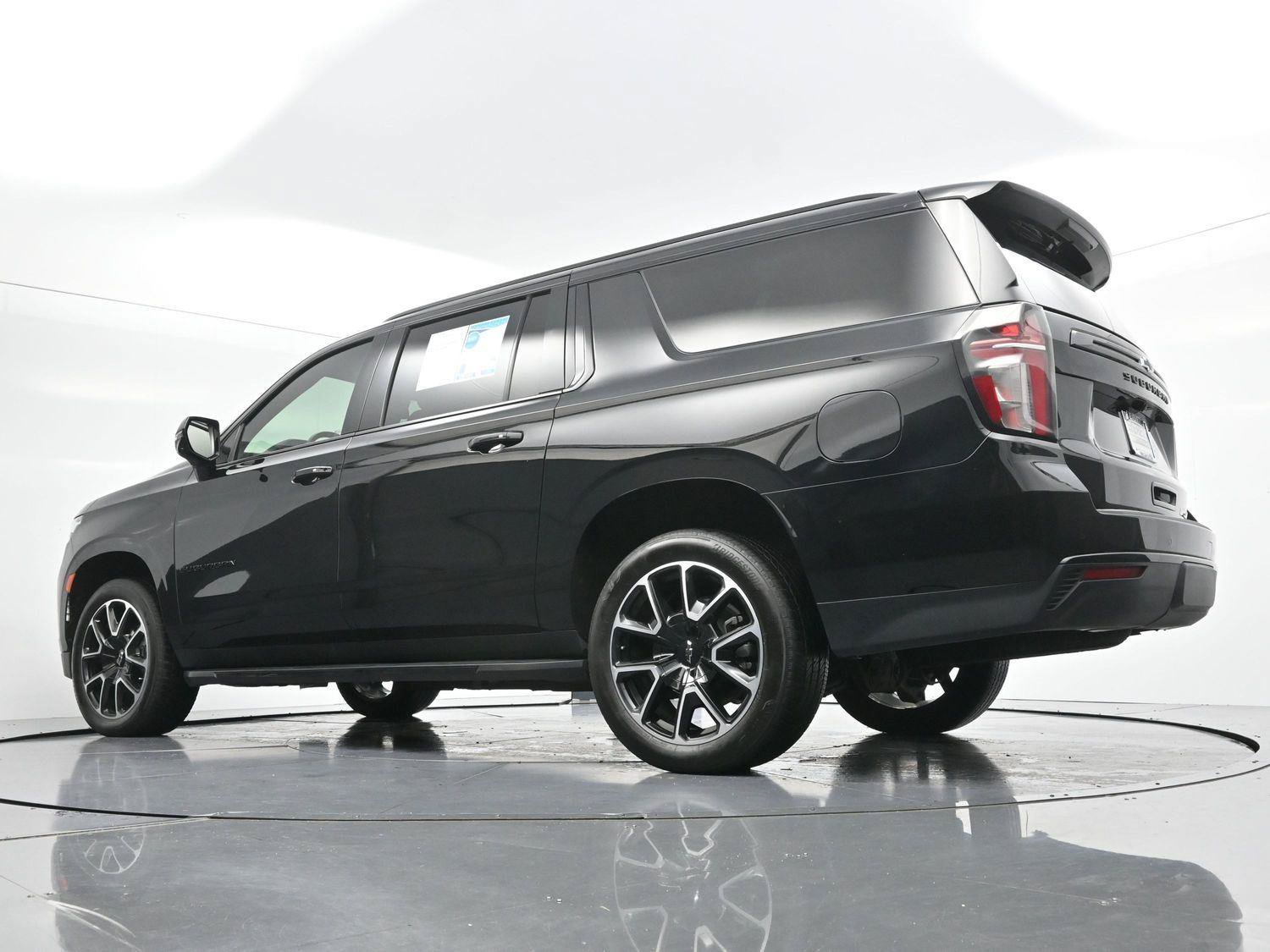 Used 2024 Chevrolet Suburban RST w/ Luxury Package AWD/4WD image 55