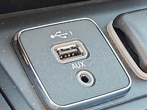 Certified 2023 Jeep Cherokee Altitude Lux image 23