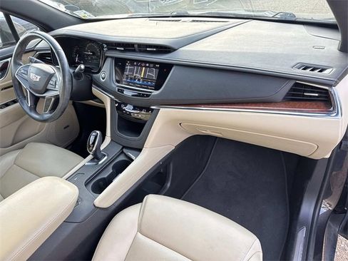 Used 2018 Cadillac XT5 Luxury image 17