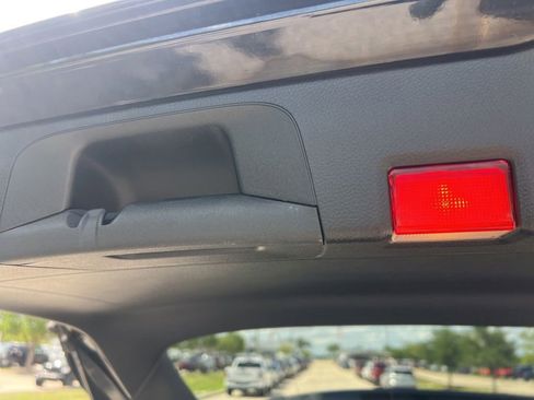 Used 2022 Mercedes-Benz GLC 43 AMG 4MATIC image 31