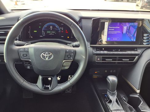 Certified 2025 Toyota Camry SE w/ Convenience Package image 5