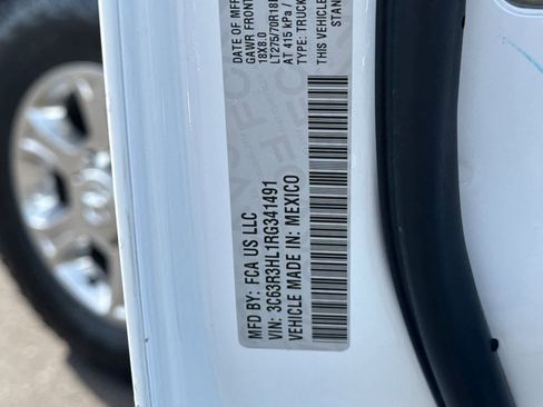 Used 2024 RAM 3500 Big Horn image 33