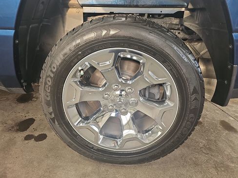 Used 2019 RAM 1500 Big Horn RWD image 29