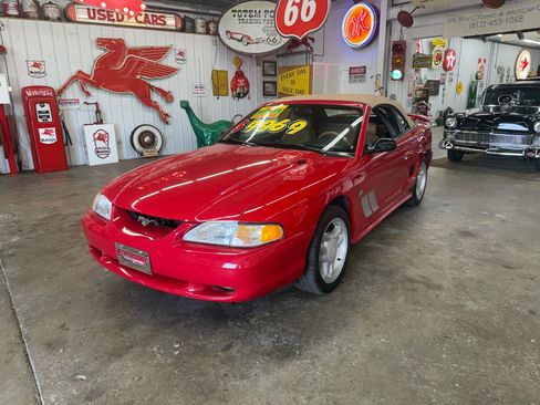 Used 1994 Ford Mustang GT RWD image 13