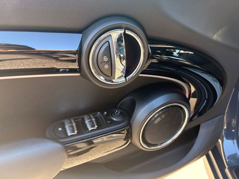 Used 2017 MINI Cooper S image 13