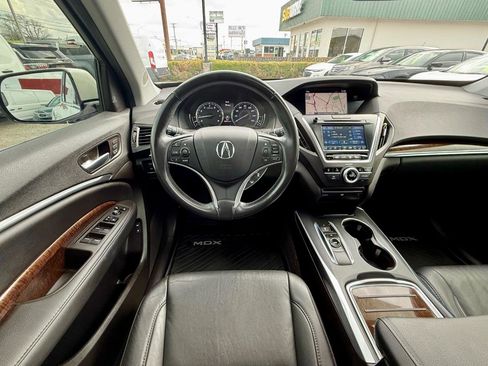 Used 2018 Acura MDX w/ Technology & Entertainment image 16