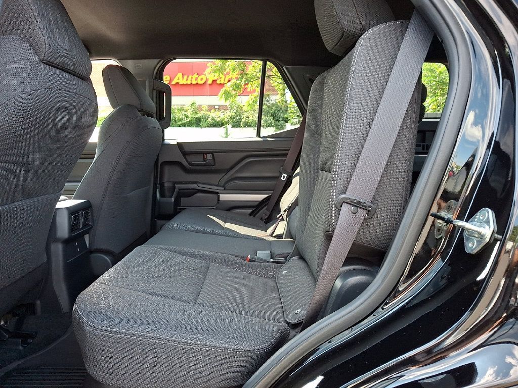 Certified 2025 Toyota 4Runner SR5 AWD/4WD image 10