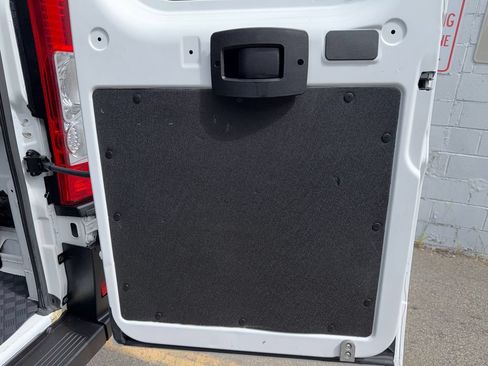 Used 2025 RAM ProMaster 2500 w/ U-Haul Equipment Group FWD image 27