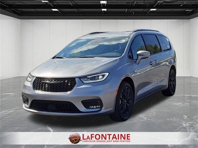 Used 2021 Chrysler Pacifica Limited w/ S Appearance Package