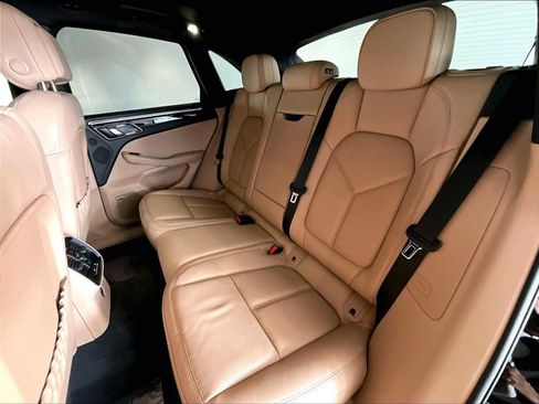 New 2026 Porsche Macan image 28