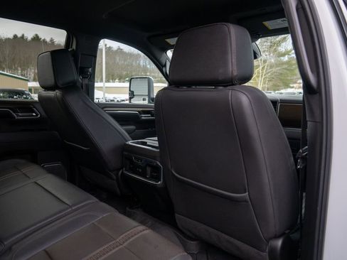 Used 2024 Chevrolet Silverado 2500 High Country image 15