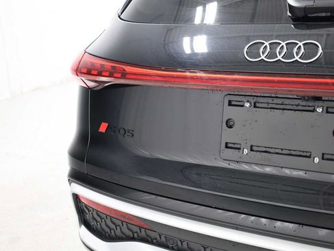 Used 2025 Audi SQ5 Premium Plus w/ Premium Plus Package AWD/4WD image 8