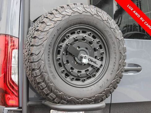 Used 2023 Mercedes-Benz Sprinter 2500 image 27