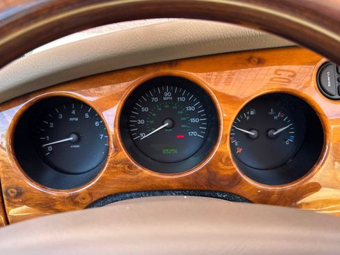 Used 2002 Jaguar XK8 Convertible RWD image 20