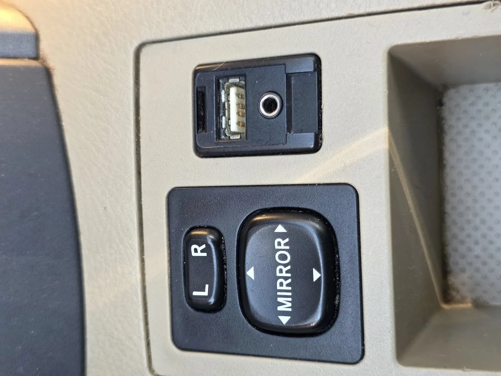 Used 2012 Toyota RAV4 Limited w/ Premium Plus Value Pkg FWD image 26