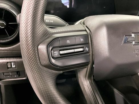 Used 2025 Chevrolet Colorado Trail Boss AWD/4WD image 22