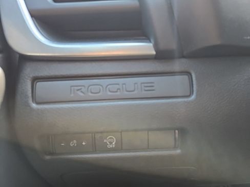 Used 2023 Nissan Rogue S AWD/4WD image 19
