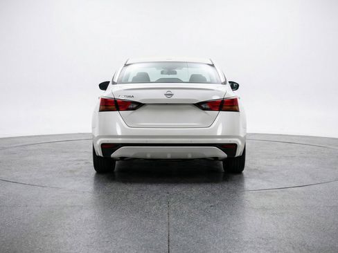 Used 2025 Nissan Altima 2.5 SV FWD image 7