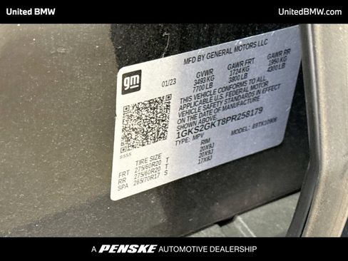 Used 2023 GMC Yukon XL SLT w/ SLT Premium Package AWD/4WD image 16