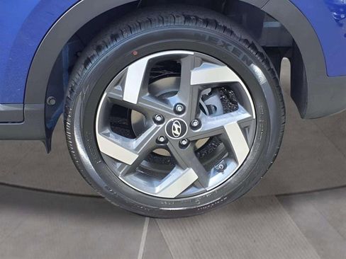 New 2025 Hyundai Venue Limited image 18