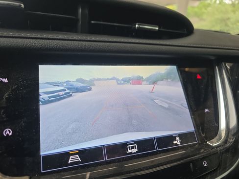 Used 2023 Cadillac XT6 Premium Luxury FWD image 11