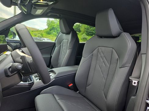 Used 2025 BMW X3 xDrive30i image 6