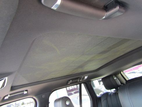 Used 2015 Land Rover Range Rover Supercharged image 14