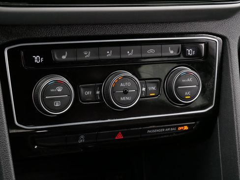 Certified 2023 Volkswagen Atlas Cross Sport SE w/ Panoramic Sunroof Package AWD/4WD image 23